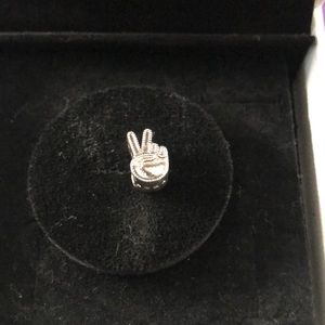 😍😍😍😍Pandora Symbol of Peace Charm